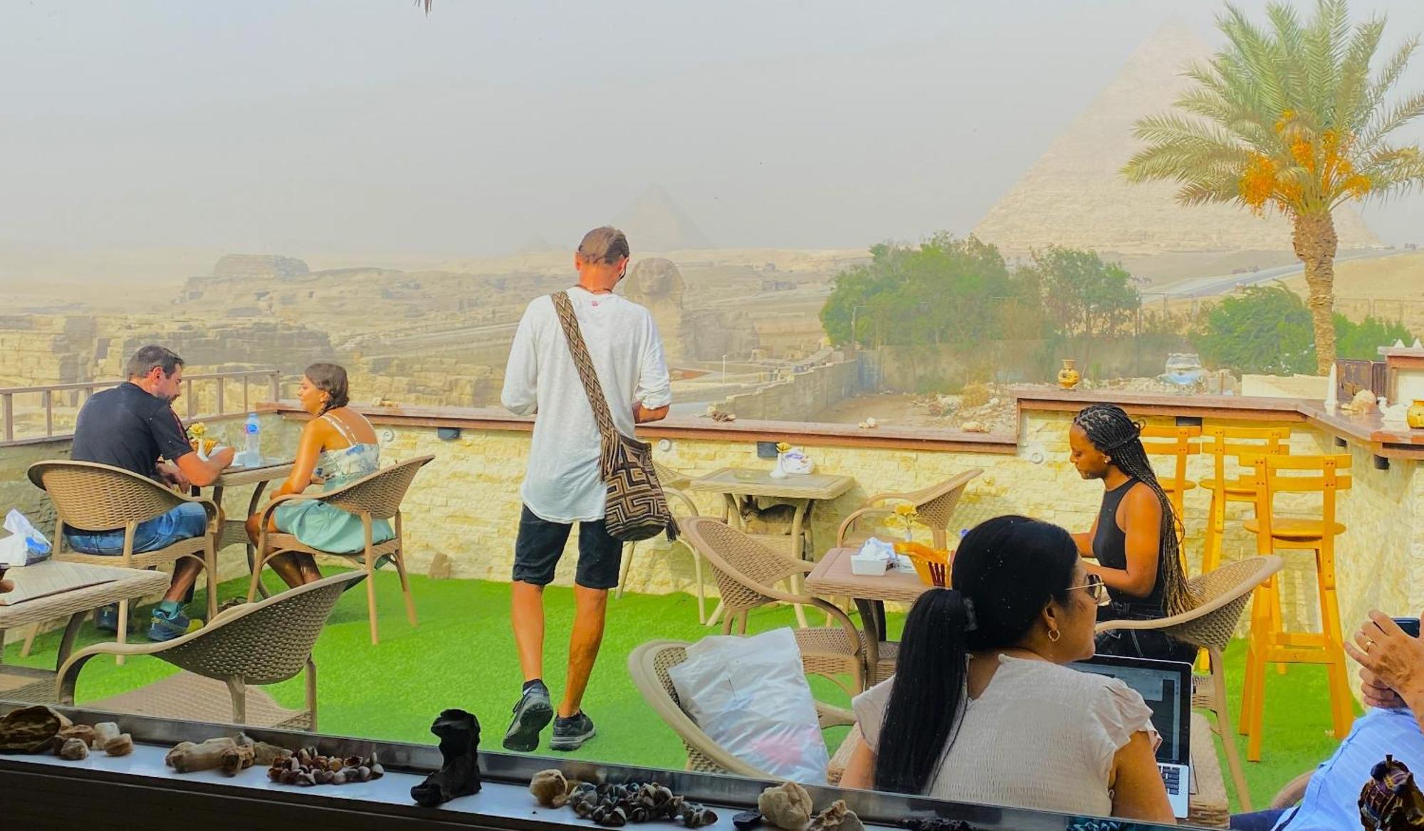 Seven Pyramids Panoramic View Inn Kafret el-Gabal 外观 照片