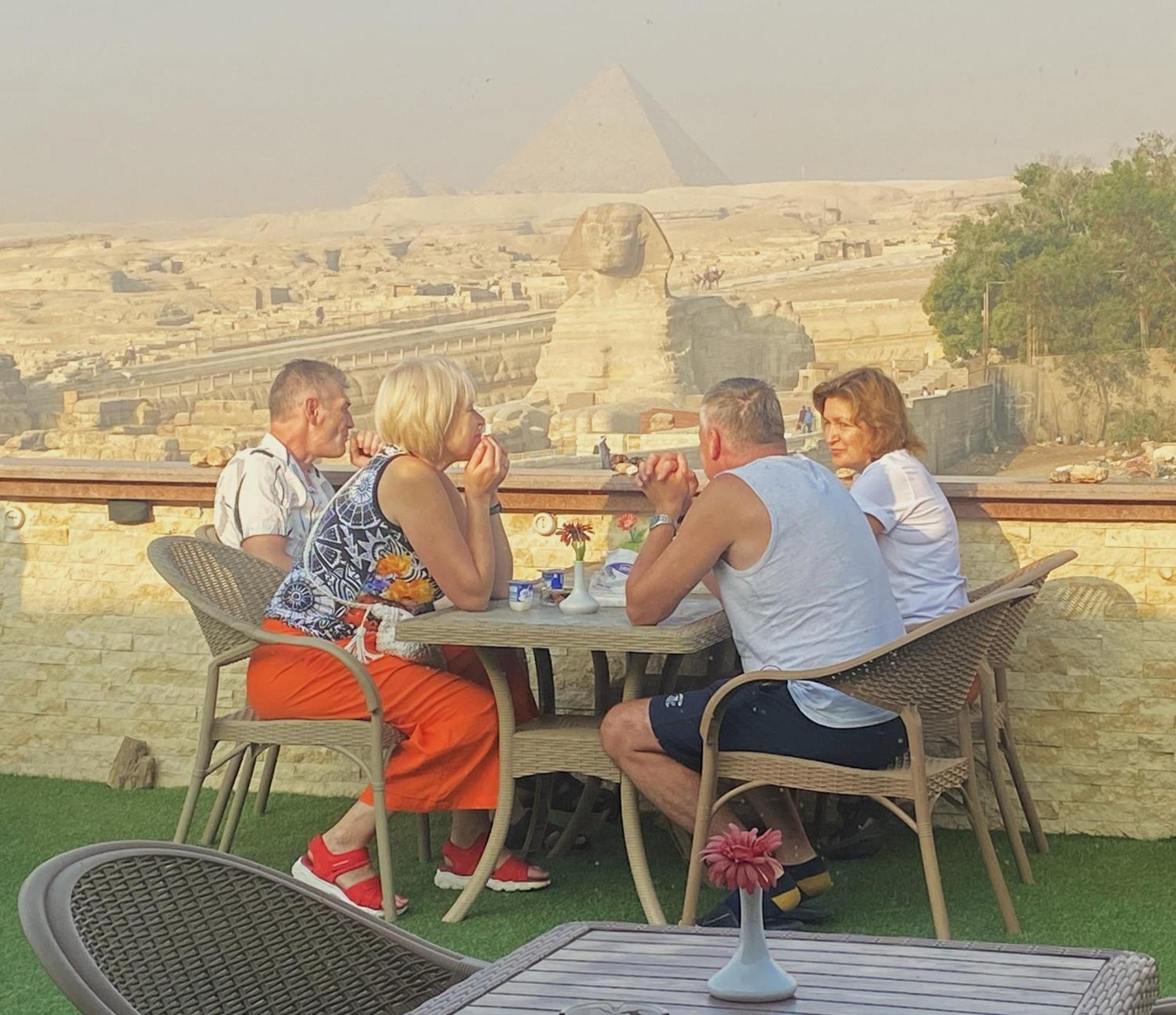 Seven Pyramids Panoramic View Inn Kafret el-Gabal 外观 照片